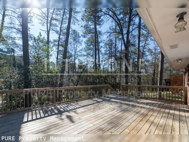 Photo - 2435 Woodacres Rd NE House