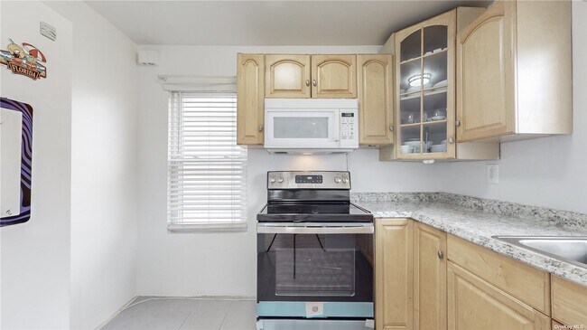 Foto del edificio - 100-18 203rd St