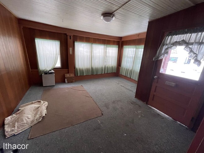 Building Photo - 4 br, 2 bath House - 116 River St