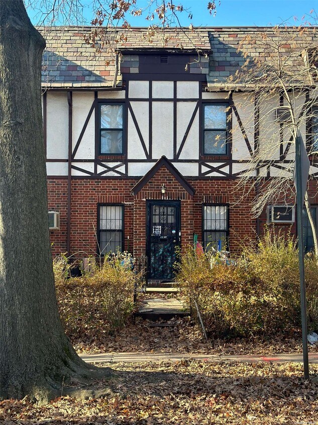 Primary Photo - 96-11 68th Ave