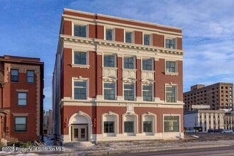 Building Photo - 19 N River St