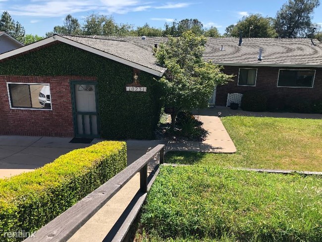 Building Photo - 3 br, 1.5 bath House - 10231 Buena Vista Dr