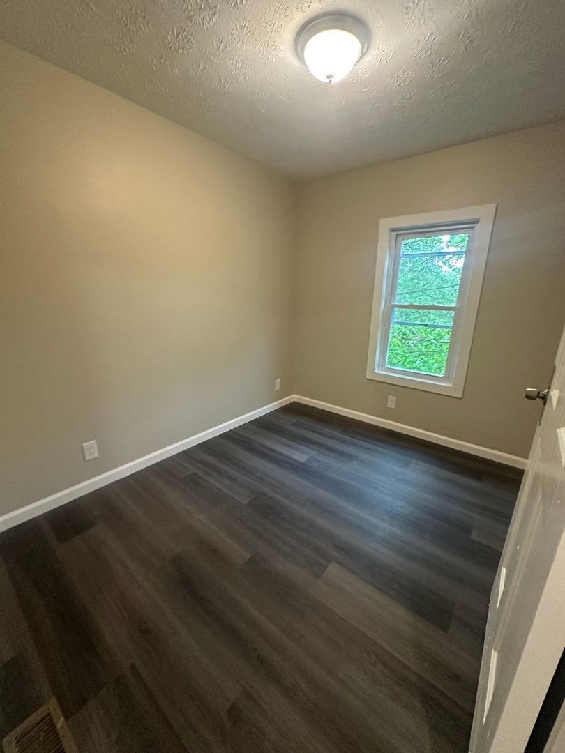 3900 W 23rd St Cleveland, OH 44109 – photo 5
