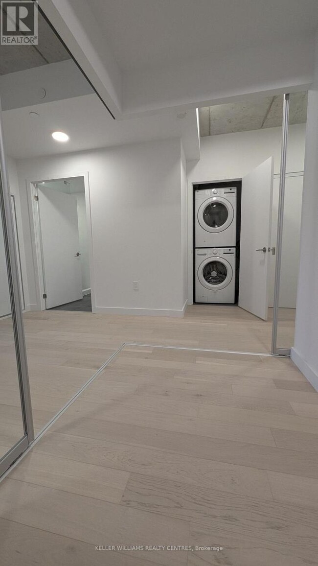 Photo du bâtiment - 1720 Bayview Ave