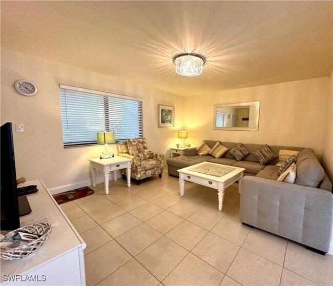 Foto del edificio - 788 Park Shore Dr