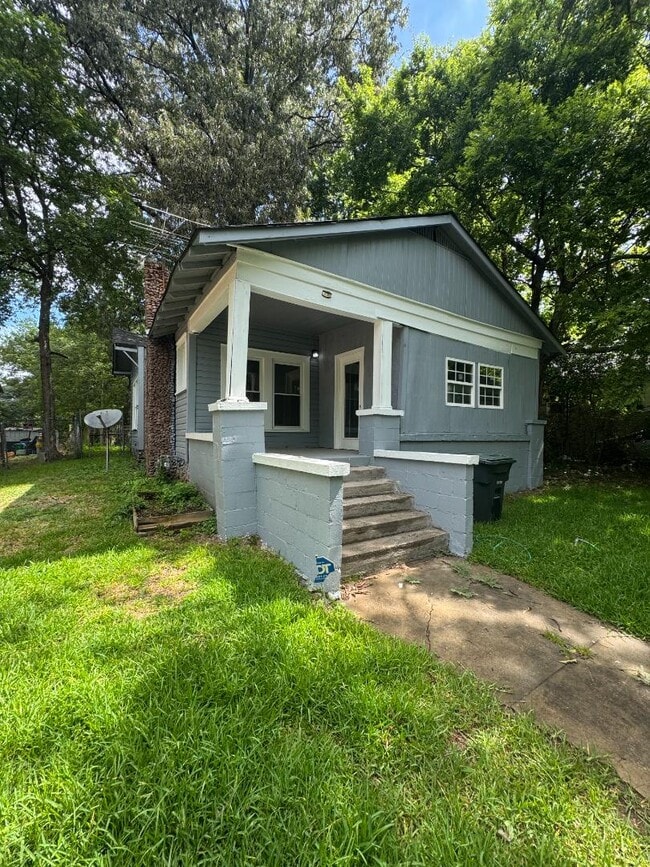 Building Photo - 4120 39th Ave N