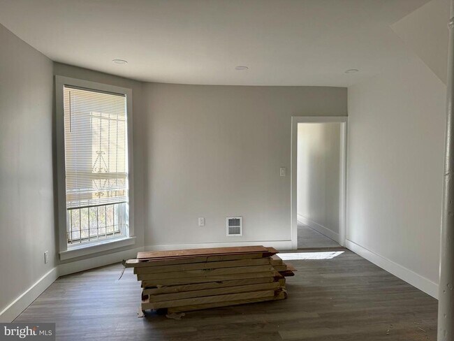 Foto del edificio - 6308 N Lambert St