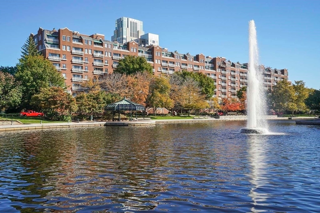 Primary Photo - 4 Canal Park