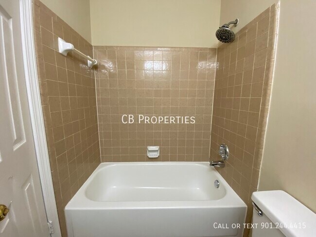Building Photo - Cordova Home with Hardwood Floors