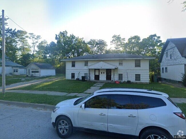 Building Photo - 613 N Wapello St