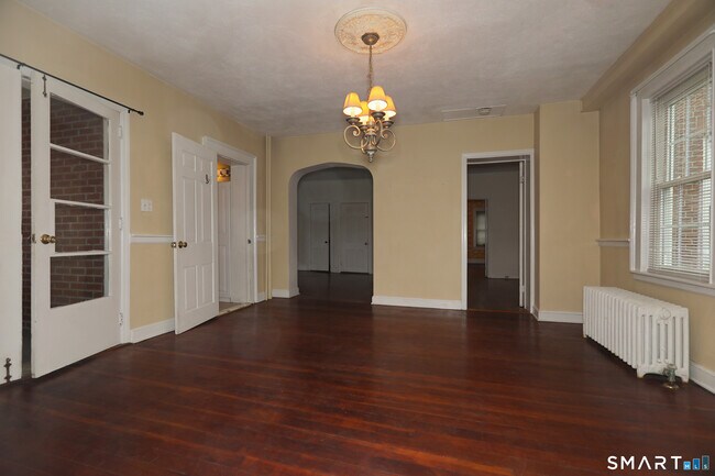 Building Photo - 458 Palisado Ave