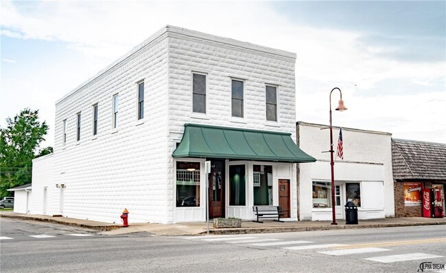 Building Photo - 145 W Main St
