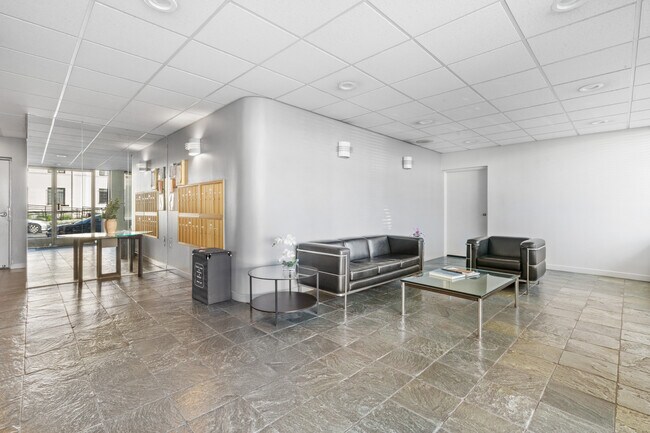 Foto del edificio - 1200 S Corning St
