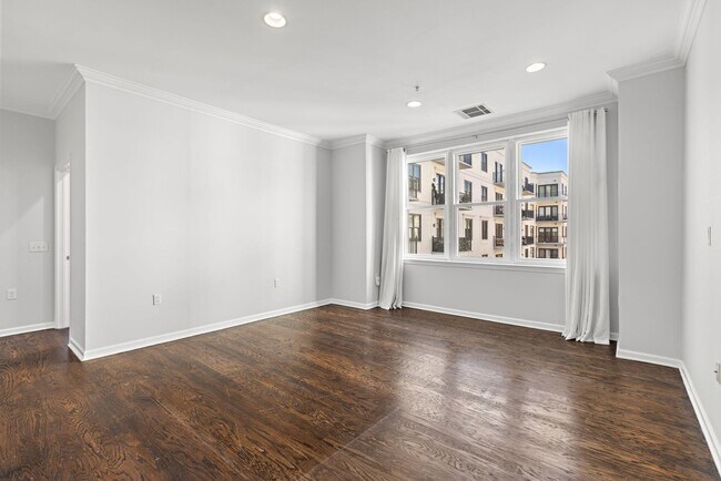Building Photo - 1200 Grand St
