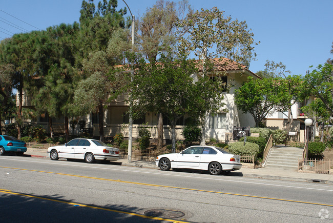 Building Photo - Shadow Hills Apartments