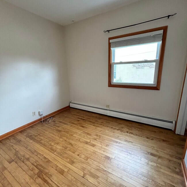 Building Photo - 5540 S Kolin Ave