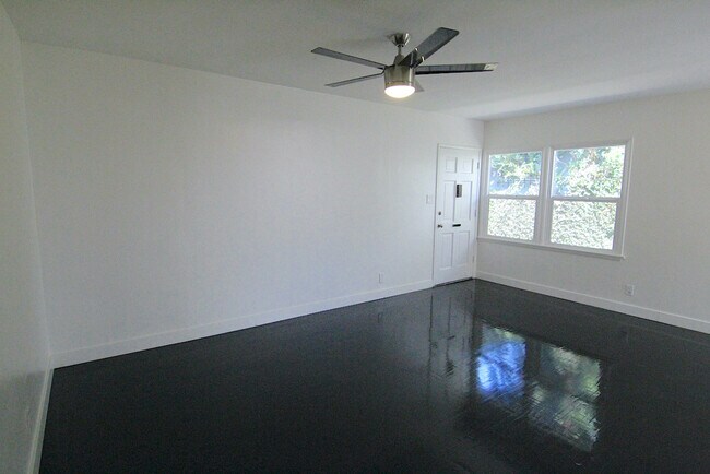 Foto del edificio - 2576 S Sepulveda Blvd