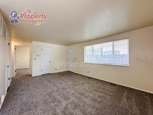 Foto del edificio - 220 4th St N