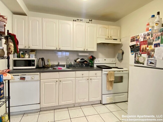 Building Photo - 19 Griggs Pl