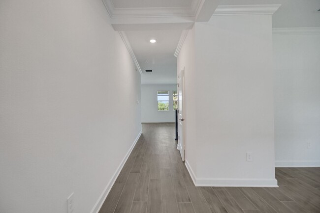 Foto del edificio - Stunning 4/3 in Gated Dora Parc! Water Views!