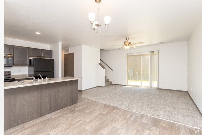 2BR, 1.5BA - 1,113SF - Living Room - Willows East
