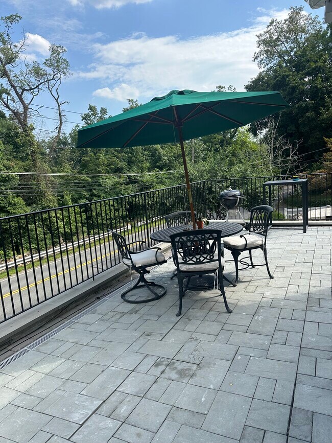 Foto del edificio - 281 Park View Ave