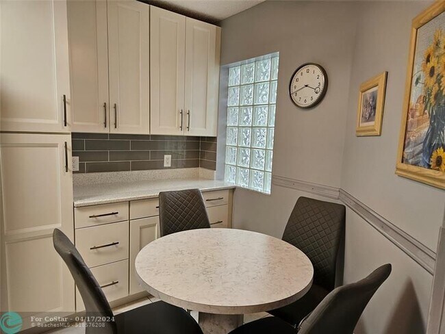 Foto del edificio - 5406 Venetia Ct