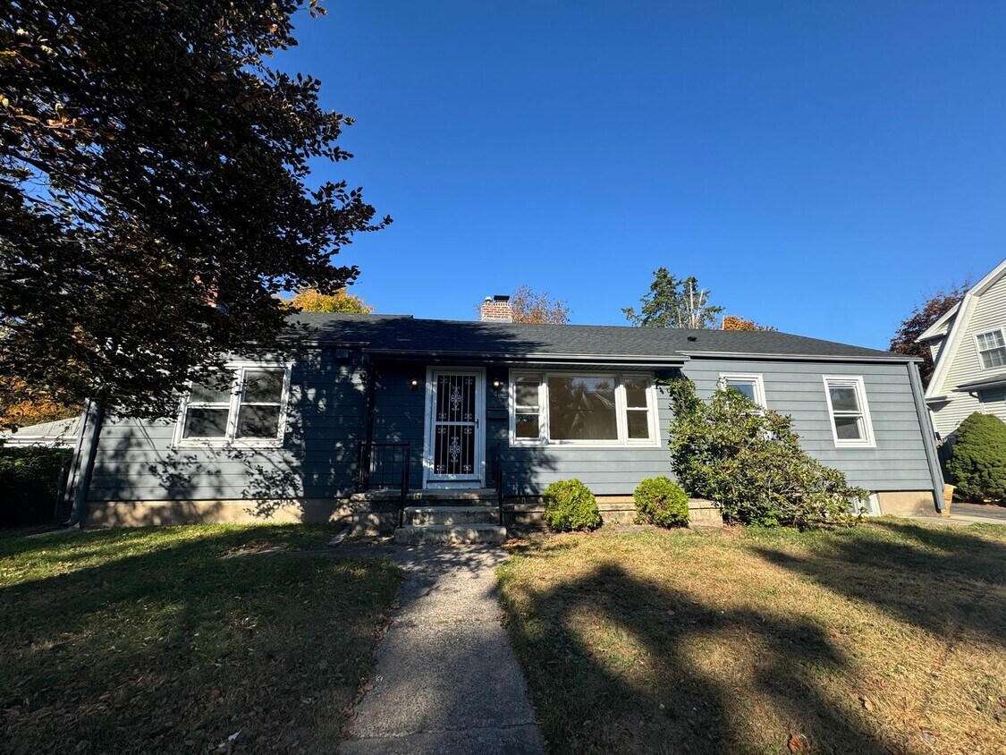 Primary Photo - Conveniently Located 3 Bedroom Ranch