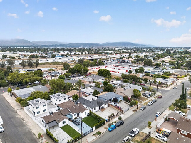 Building Photo - 9614 Bartee Ave