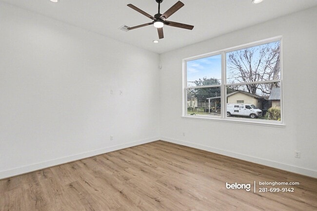 Building Photo - 203 Danna Ln