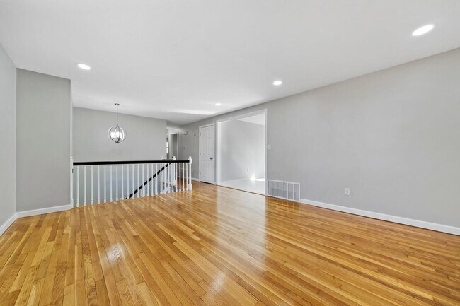 Building Photo - 3 Westray Dr