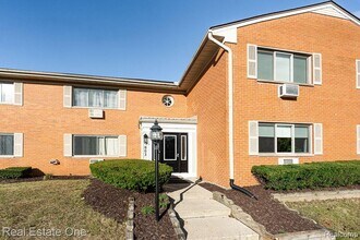 Building Photo - 803 Plate St