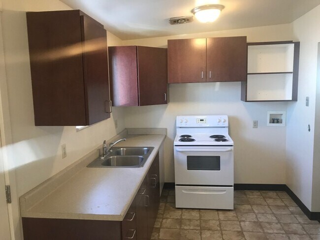 Building Photo - 540 E 200 N