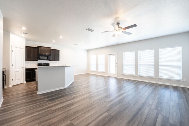 Foto del edificio - Charming 3-Bedroom Home in Troy, TX – Conv...