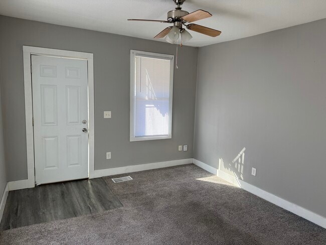 Foto del edificio - 1208 W 5th St