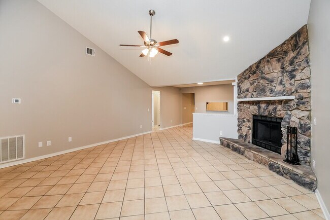 Foto del edificio - 1442 Classic Oak Ct