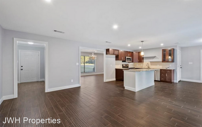 Building Photo - 4 br, 2 bath House - 212 Shadow Ridge