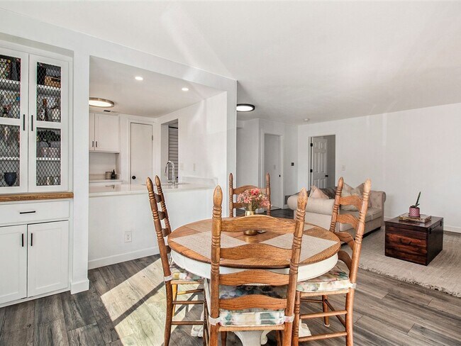 Foto del edificio - Fully Updated 1bed/1bath with Full Kitchen