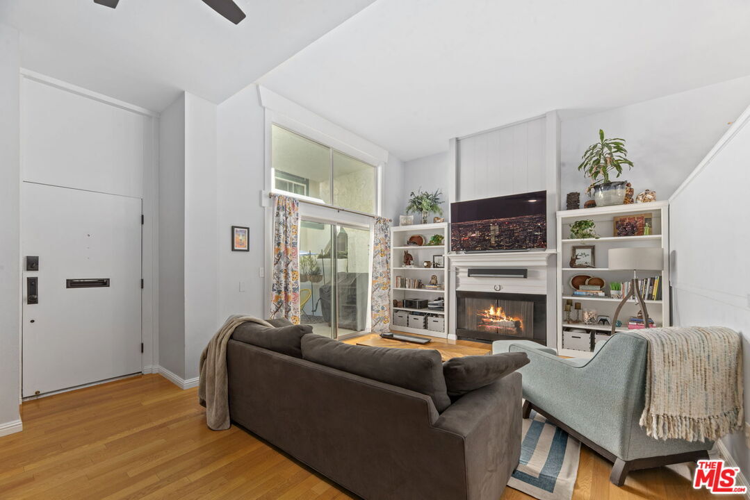 Foto principal - 4926 1/2 McConnell Ave