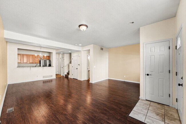 Foto del edificio - Spacious 3 Bed 2.5 Bath in the heart of Aurora!