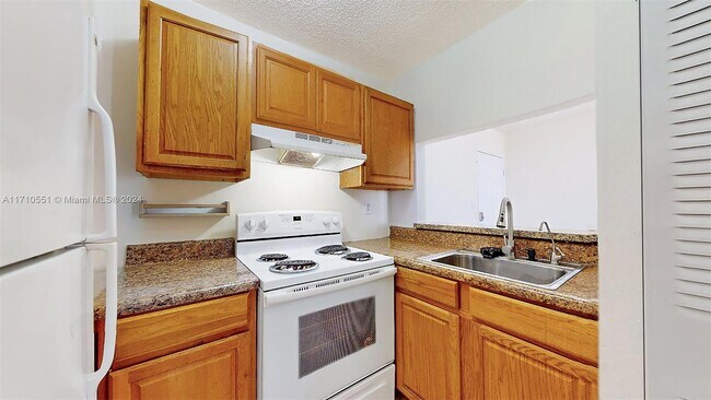 Foto del edificio - 8185 NW 7th St