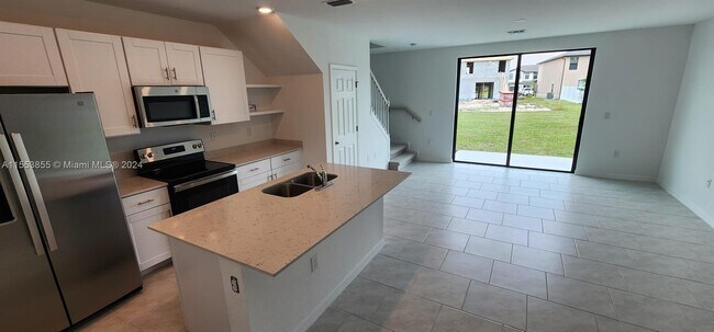 Building Photo - 14220 Oviedo Pl