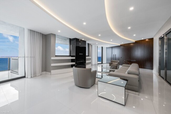 Foto del edificio - 3 br, 4.5 bath Condo - 18555 Collins Ave A...