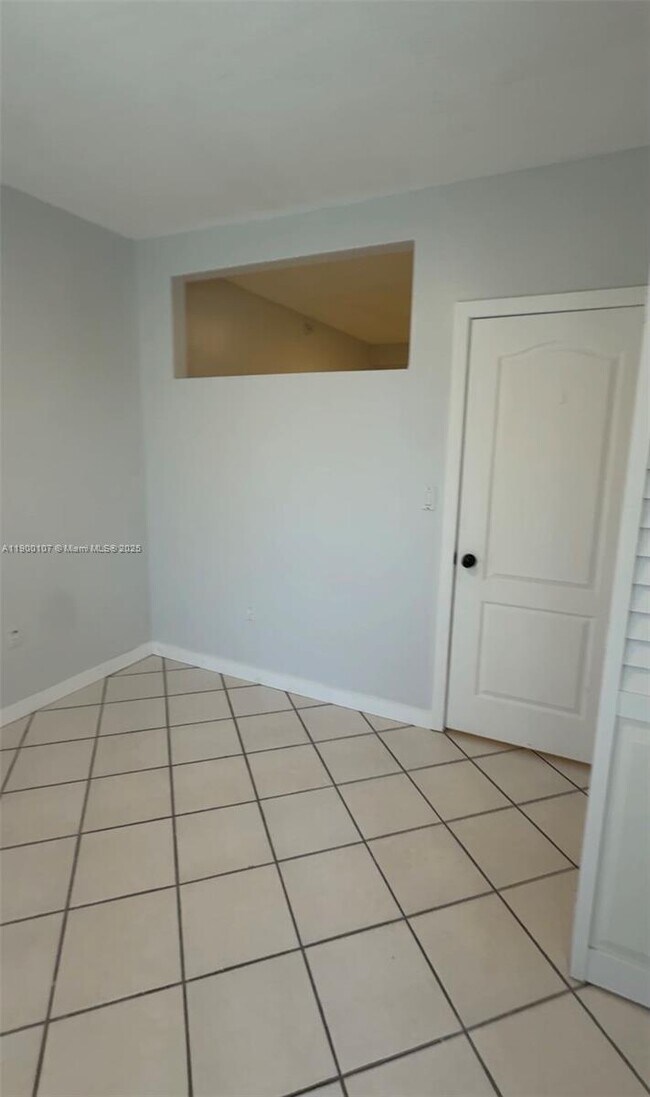 Foto del edificio - 3051 SW 27th Ave