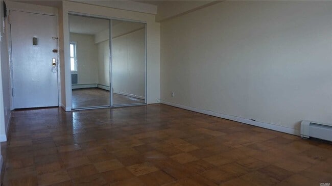 Building Photo - 985 Oceanfront