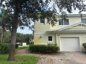Building Photo - 2630 Creekside Dr