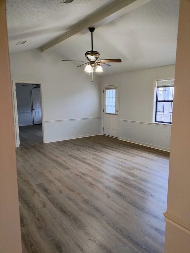 Building Photo - Move-In Ready Updated Home in Quiet Searcy Neighborhood