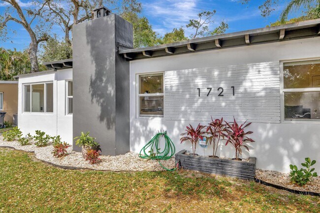 Foto del edificio - 1721 SW 13th St