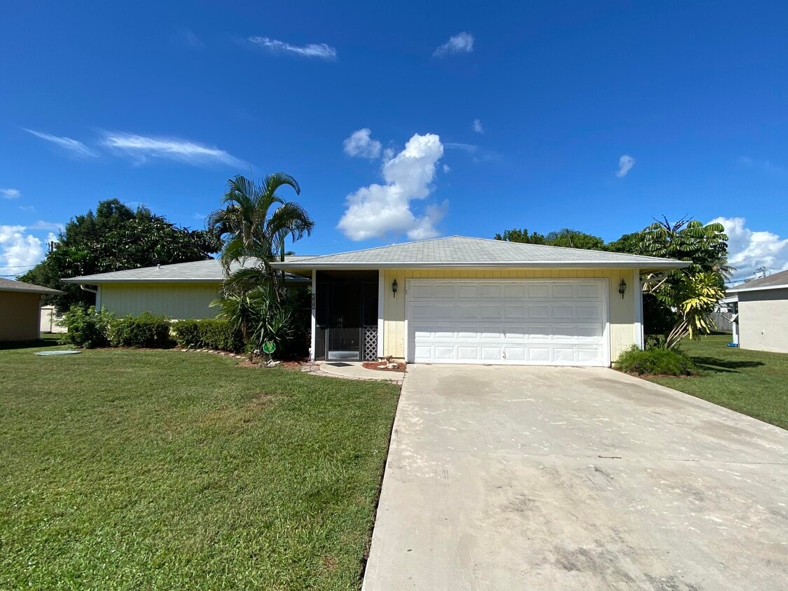 342 NW Curtis St, Port Saint Lucie, FL 34983 House for Rent in Port