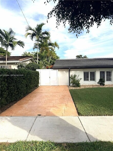 Foto principal - 1625 SW 101st Ave